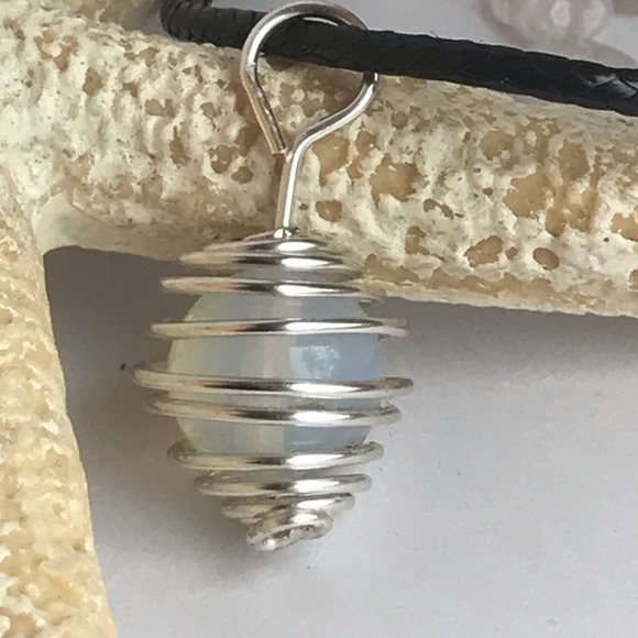 Handmade moonstone necklace silver wire wrapped - Picture 5 of 6